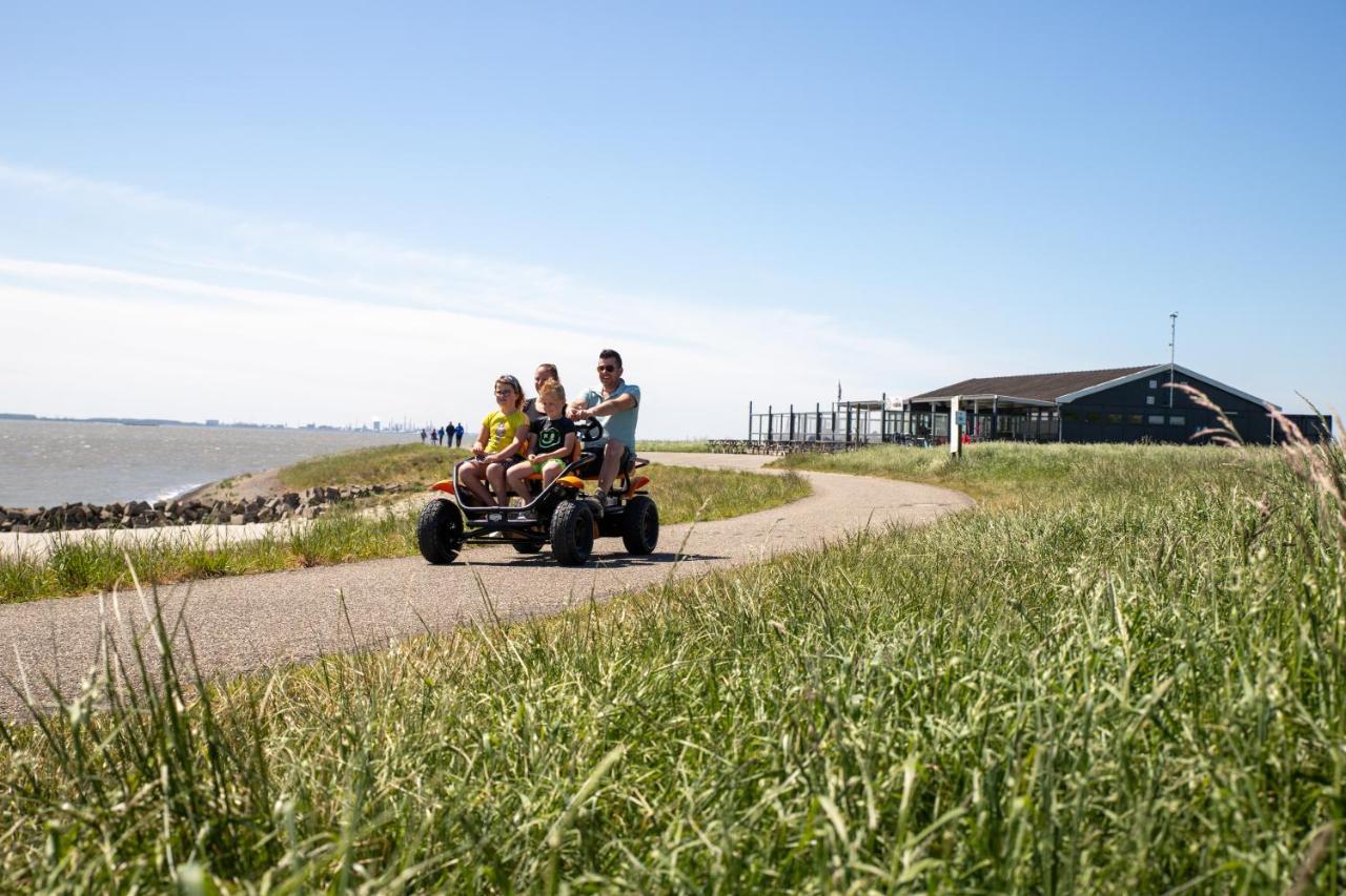 Luxe 5-Persoons Chalet Op Familiecamping Baarland Exteriér fotografie