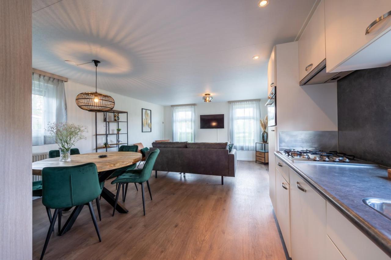 Luxe 5-Persoons Chalet Op Familiecamping Baarland Exteriér fotografie
